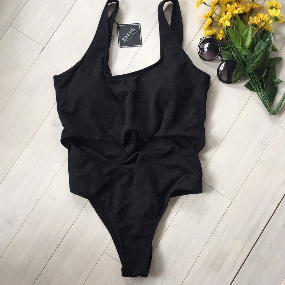 NWT Women’s Zaful one Piece swimsuit
